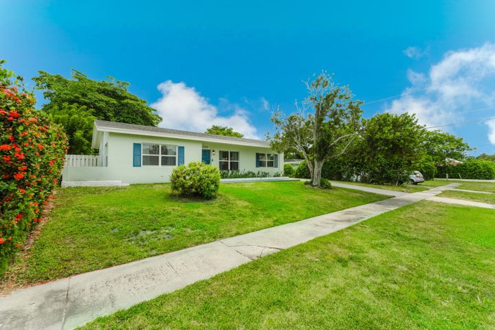 1329 Lake Erie Drive, Lake Worth Beach - Full remodel & decoration, photo 62