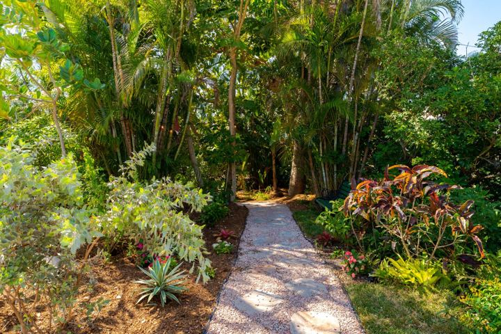 Lantana - Full remodel, decoration & landscaping, photo 11