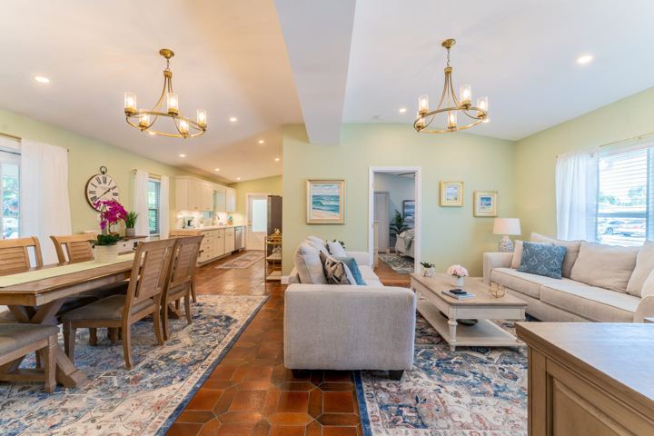 Lantana - Full remodel, decoration & landscaping, photo 18